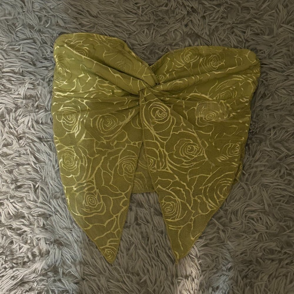 BRAND NEW green lacy strapless going out top, size medium, amazon essentials
